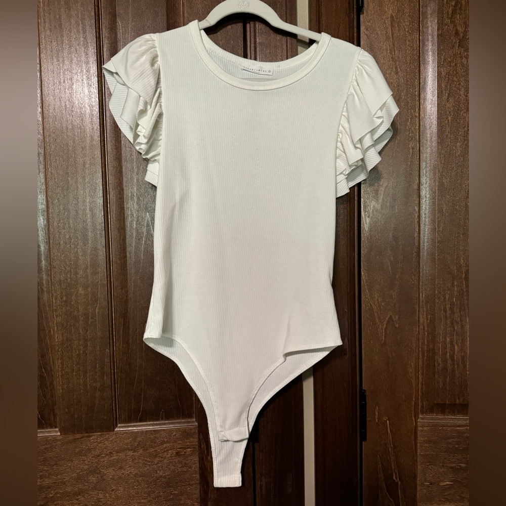 Women’s ruffle sleeve bodysuit